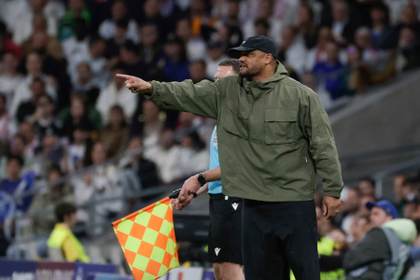 Kompany: "Neuer es uno de los elegidos, pero Courtois me gusta mucho también"