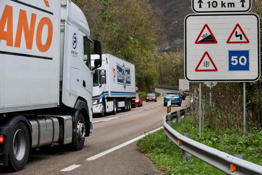 La UE flexibiliza los objetivos de recorte de CO2 para camiones y autobuses para 2030