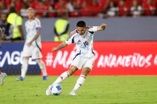 Alajuelense separa a los seleccionados Bran y Vargas tras incidente violento en Costa Rica