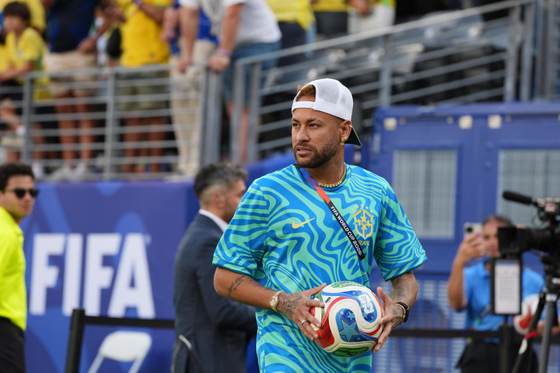 Neymar pasa por nuevos exámenes médicos para evaluar su lesión en el gemelo