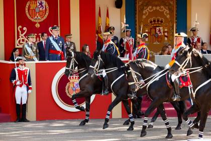 El adelanto electoral marca la celebración de la Fiesta Nacional española