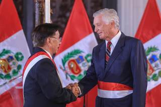 El embajador Carlos Pareja es el nuevo canciller de Perú, tras la crisis por aviones F-16