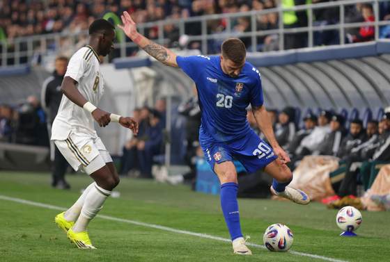 2-1. Arabia Saudí, remontada por Serbia