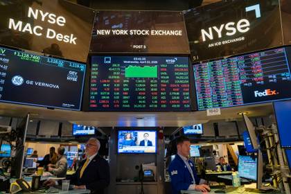 Cisco lidera las ganancias en Wall Street y empuja al Dow por encima de los 50.000 puntos