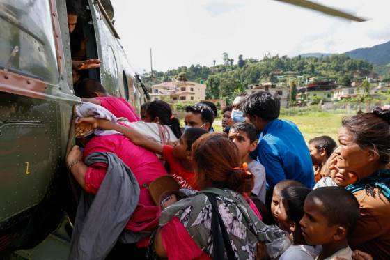 Nepal sube a 538 los fallecidos en la riada del miércoles