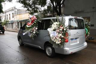 En intimidad familiar entierran a Agostina Vera, la adolescente asesinada en Argentina
