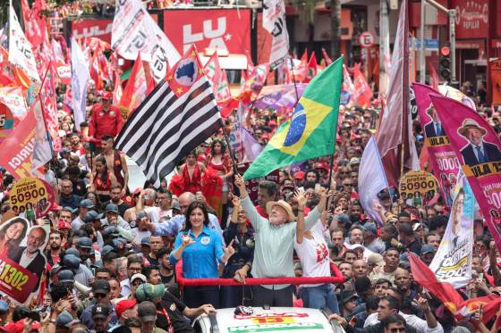 "El último baile": Lula cierra su campaña en São Paulo ante una multitud vestida de rojo