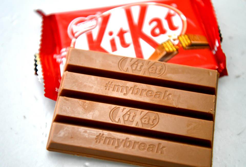 Roban un camión con 12 toneladas de chocolatinas de la marca KitKat de Nestlé