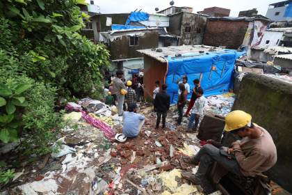El monzón eleva al menos a 146 los muertos en la India tras un deslizamiento en Bombay