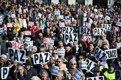 Miles de personas en España se manifiestan pidiendo el fin del conflicto en Oriente Medio
