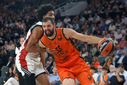 93-82. Un sólido Valencia controla al Hapoel y se queda arriba solo con el Panathinaikos