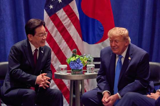 Trump insiste en dialogar con Corea del Norte y omite el tema de Ormuz en reunión con Seúl