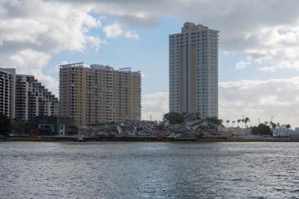 El icónico hotel Mandarin Oriental de Miami es demolido tras 25 años en pie