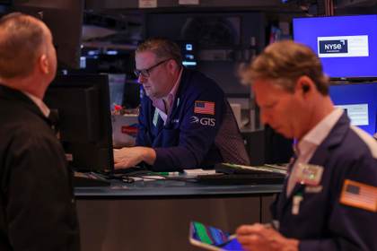 Wall Street abre verde y el Dow Jones sube un 0,57 %, alcanzando nuevos máximos