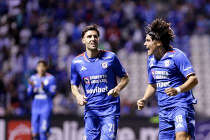 El argentino Paradela le da tirunfo al Cruz Azul, que sigue de líder del Clausura mexicano