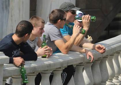 Fármacos para la obesidad reducen los días de consumo excesivo de alcohol, según un ensayo
