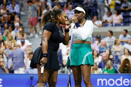 Las hermanas Venus y Serena Williams renuncian al dobles en Wimbledon