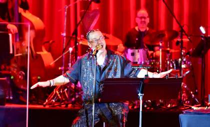 Con su proyecto Mondo Cane, el artista Mike Patton abre Festival Internacional Cervantino