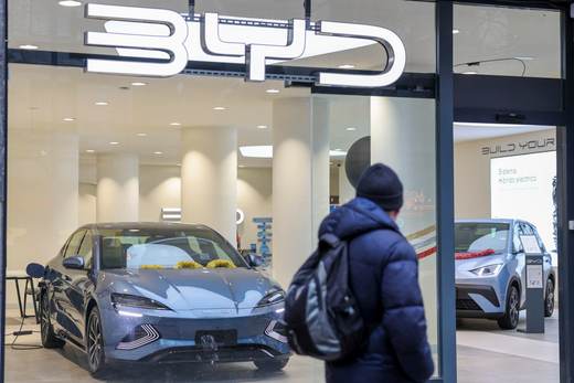 La china BYD afirma contacto con automotrices europeas para asumir plantas infrautilizadas