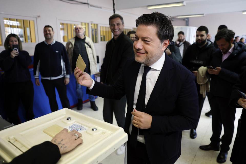 Ligera subida de la participación en las municipales francesas al mediodía