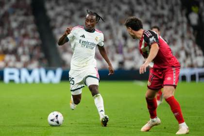 Diomande llama a la puerta de Vinícius