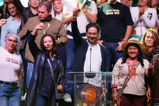 Cepeda reconoce resultado preliminar en Colombia pero dice que impugnarán 33.000 mesas