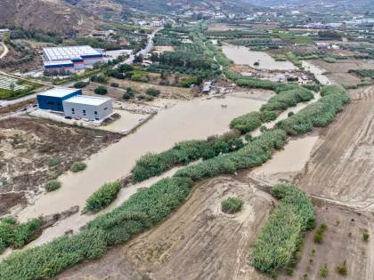Un muerto y dos heridos por severas inundaciones en la isla griega de Creta