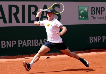 Davidovich se sobrepone a la resistencia de Dzumhur camino de segunda ronda
