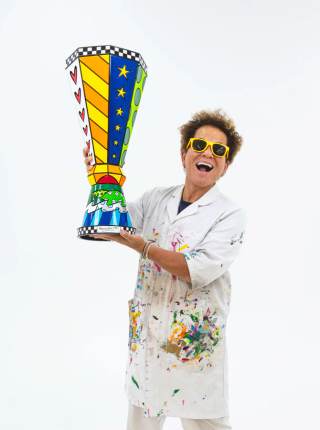 Romero Britto diseñará el trofeo del campeón de NASCAR en Homestead-Miami