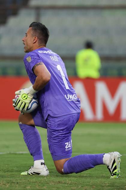 0-0. La Guaira y Fluminense dejan el camino libre a Rivadavia y Fábio hace historia