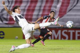 El paraguayo Adrián Alcaraz, nuevo refuerzo del Pachuca del fútbol mexicano