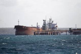 Un petrolero ruso con 100.000 toneladas de crudo llega al puerto de Matanzas en Cuba