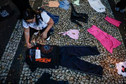 Veinte años de los Crímenes de Mayo: las madres marchan por justicia en São Paulo