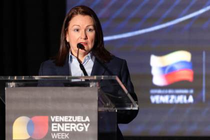 Venezuela aclara que mantiene "control y propiedad" de su petróleo tras acuerdo con EE.UU.