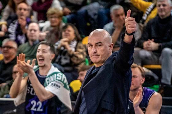 Jaume Ponsarnau amplía su contrato con el Surne Bilbao hasta 2029