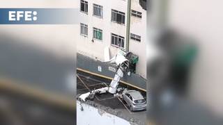 Suben a tres los ocupantes muertos de avioneta que se estrelló contra edificio en Brasil