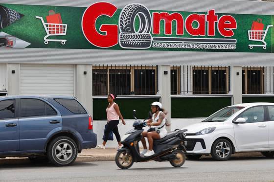 Una estación de carga fotovoltaica solidaria para combatir la crisis energética cubana