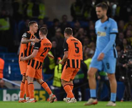 3-1. El Shakhtar remonta y vence al AEK de Atenas en un partido de dos caras
