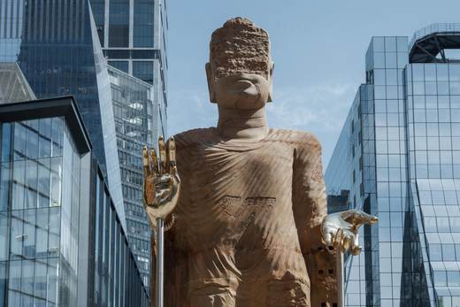 Una escultura de un Buda gigante llega al High Line de Nueva York
