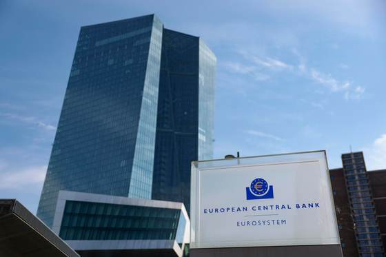 El BCE eleva la inflación prevista en 2026 al 2,6 % y rebaja el crecimiento al 0,9 %