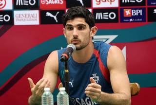 Guedes reconoce que Portugal no es favorito, pero puede ganar el Mundial