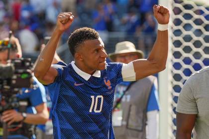 Mbappé, máximo goleador de la historia de Francia tras su doblete a Senegal