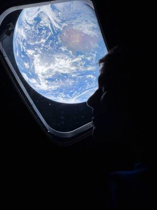 Los astronautas de Artemis II duermen "de maravilla" a pesar del reducido espacio de Orión