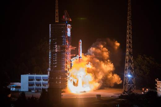 China gana a EEUU en misiones no tripuladas a la Luna, pero tardará más en llevar humanos