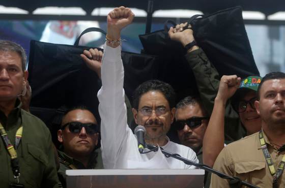 Candidatos colombianos cierran campaña electoral que ven como "batalla" y "causa justa"