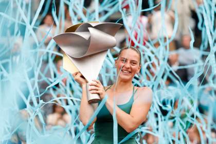 Kostyuk, adalid de Ucrania, reina de la tierra en Madrid
