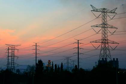 Expertos dicen que México abre oportunidad energética, pero redes y gas limitan inversión