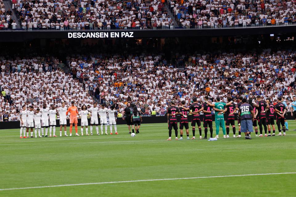 Minuto de silencio en el Bernabéu por los fallecidos en la riada entre Nepal y el Tíbet