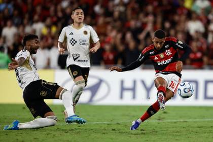 3-0. Flamengo cierra con broche de oro fase de grupos con doblete de Bruno Henrique