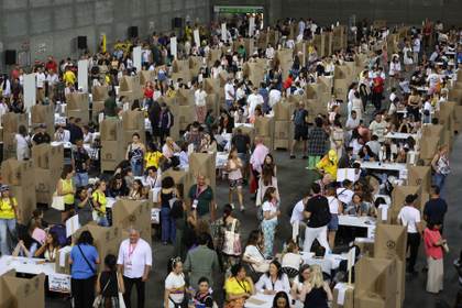 Aumentan los votantes colombianos en Madrid respecto a la primera vuelta presidencial